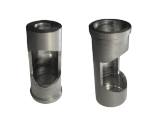 Obráběné kovové díly | frézované ocelové součástky v řezu | CNC obrábění oceli | zakázková výroba kovových dílů