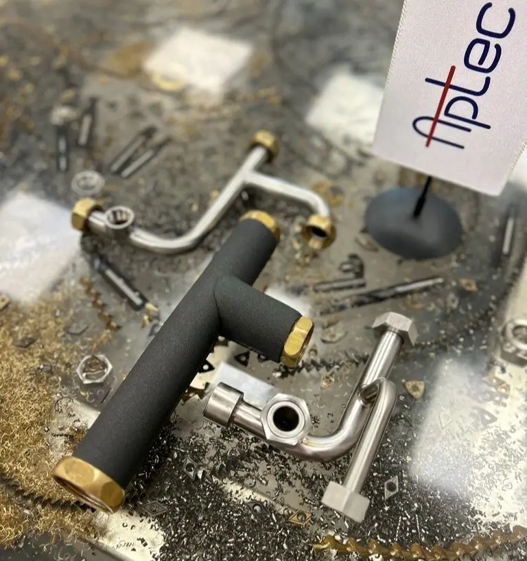 Nerezové trubky a armatury pro rozvod vody vyrobené společností Apetc production.